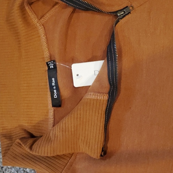 Gorgeous Fall Top-NWT - Picture 2 of 4